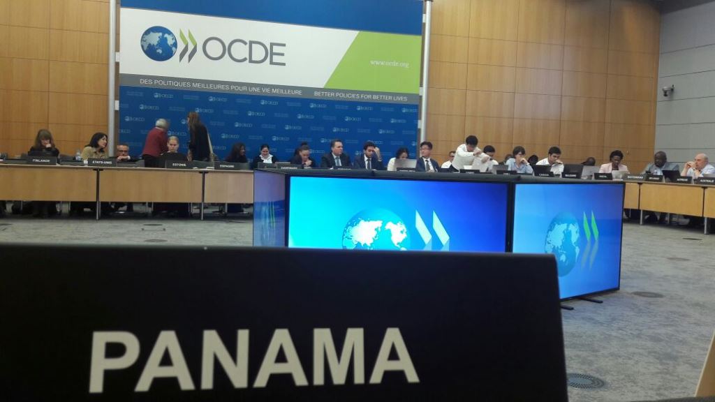 OECD DECLARES AS NON-HARMFUL  THE PANAMANIAN SHIP REGISTRY