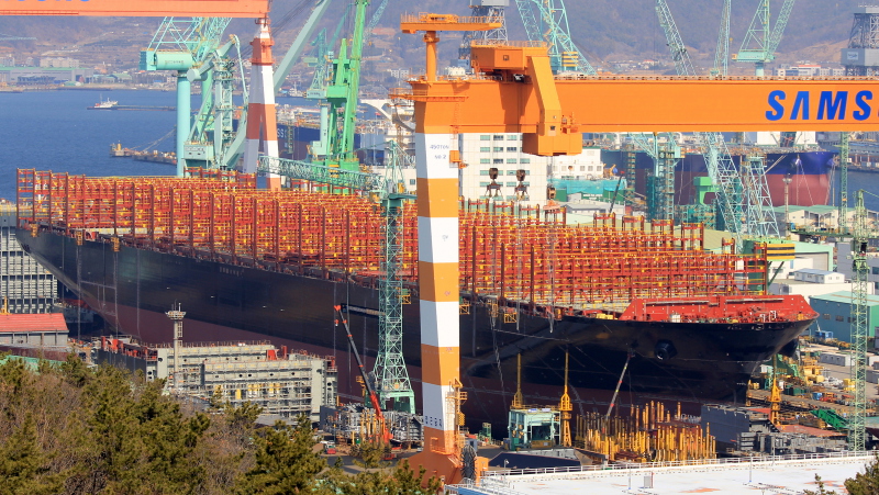 THE BIGGEST BOXSHIP IN THE WORLD, JOINS THE PANAMANIAN SHIP REGISTRY