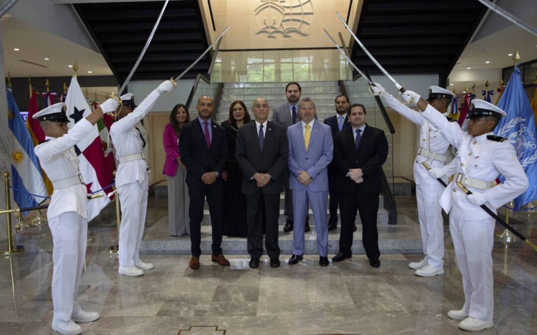 IMO SECRETARY-GENERAL PAYS OFFICIAL VISIT TO THE PANAMA MARITIME AUTHORITY